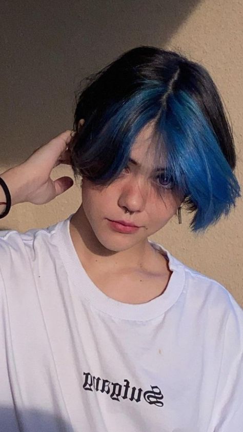 Short Blue Hair, Short Hair Blue, Short Dyed Hair, Seni Korea, Androgynous Hair, Tomboy Hairstyles, Short Hair Tomboy, Really Short Hair, Asian Short Hair