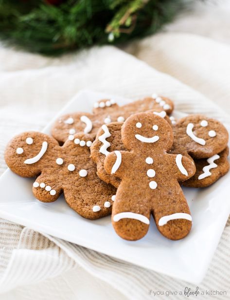 Gingerbread Man Cookie Recipe - If You Give a Blonde a Kitchen Low Calorie Gingerbread, Gingerbread Man Cookies Recipe, Gingerbread Aesthetic, Gluten Free Gingerbread Men, Gingerbread Man Cookie Recipe, Cinnamon Christmas Cookies, Cookie Frosting Recipe, Low Calorie Chocolate, Gingerbread Pancakes