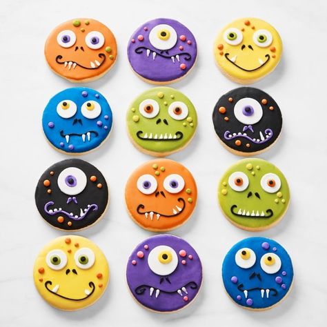 Edible Halloween Treats, Halloween Monster Cookies, Sophisticated Halloween, Halloween Sugar Cookies Decorated, Halloween Cookie Recipes, Halloween Cookies Decorated, Halloween Sugar Cookies, Vanilla Sugar Cookie, Halloween Baking