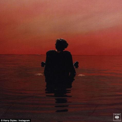 Harry Styles Album Cover, Sign Of The Times Harry Styles, One Direction Fotos, One Direction Liam Payne, Harry Styles Songs, Sign Of The Times, Harry Styles Imagines, Haikou, Vogue Uk