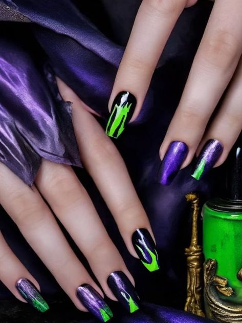 Mal Descendants Nails, Descendants Nails, Maleficent Nails, Uma Descendants, Kids Nails, Evie Descendants, Mal Descendants, Descendants Cast, Disney Nail