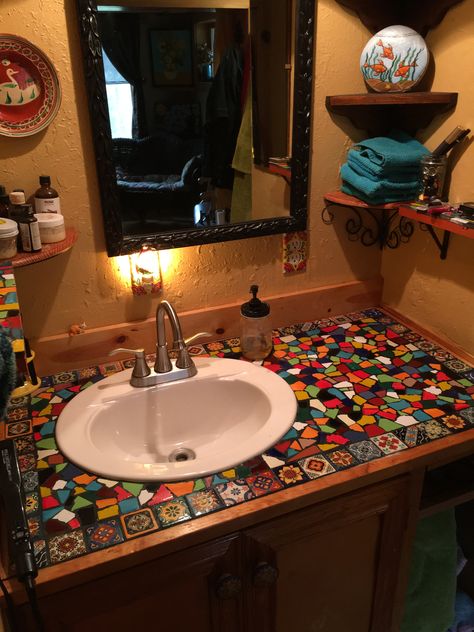 Mexican Style Restroom, Talavera Bathroom Ideas, Mexican Bathroom Decor, Mexican Style Bathroom, Furniture Ideas Bedroom, Mexican Tile Bathroom, Mexican Bathroom, Bedroom Furniture Ideas, Bedroom Pop Design