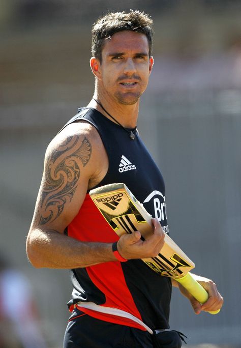 Kevin Pietersen - England cricketer.  One of the few players I'd switch the cricket on for Kevin Pietersen Wallpaper, Kevin Peterson, Sport Cricket, Kevin Pietersen, Mitchell Johnson, Steve Smith Cricket, Sports Person, Indian Team, Cricket Coaching