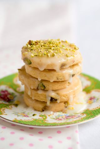 Lemon Pistachio Shortbreads Pistachio Shortbread Cookies, Pistachio Shortbread, Lemon Pistachio, Lemon Biscuits, Pistachio Cookies, Cookies Baking, Lemon Raspberry, Lemon Cookies, Honey Lemon