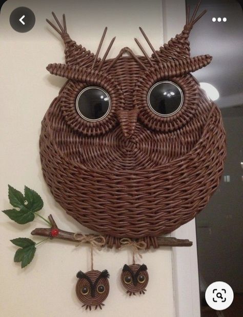 Paper Basket Weaving, Recycled Paper Crafts, Basket Weaving Patterns, Square Baskets, Paper Weaving, Owl Crafts, Paper Quilling Designs, Paper Roll Crafts, Paper Basket