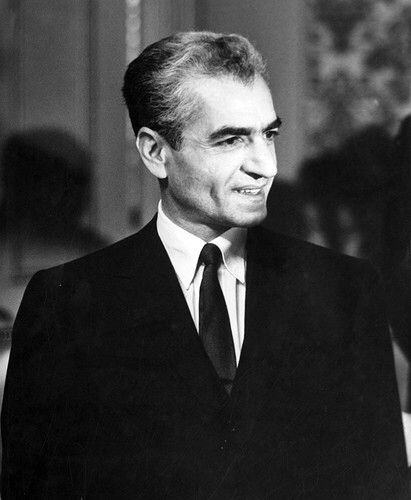 Iran King, Mohammad Reza Shah, Reza Shah Pahlavi, Reza Shah, Shah Of Iran, Women In Iran, Reza Pahlavi, King Of Persia, Black And White Wallpaper Iphone