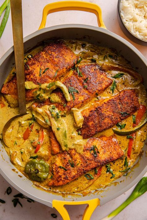 Healthy Fish Curry Recipes, Coconut Curry Salmon, Satisfying Pics, Curry Salmon, Seafood Ideas, Mediterranean Fish, Caribbean Dishes, Pescatarian Diet, Fish Friday