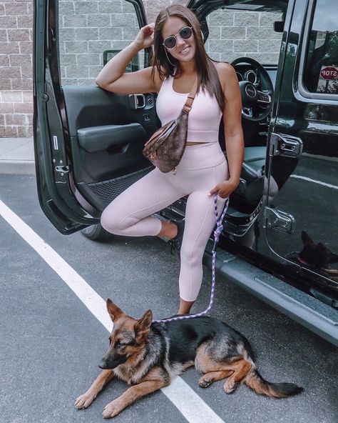 MEGHAN SISCO on Instagram: “Thanks to @nala_thegermanshep I now have a reason to wear workout clothes everyday. 🐾 @fabletics #MyFabletics #MoveinFabletics…” Lv Bumbag Outfit, Bumbag Outfit, Fabletics Outfits, It Outfits, Casual Athleisure Outfits, Bum Bag Outfit, Matching Set Outfit, Summer Athleisure, Louis Vuitton Bum Bag