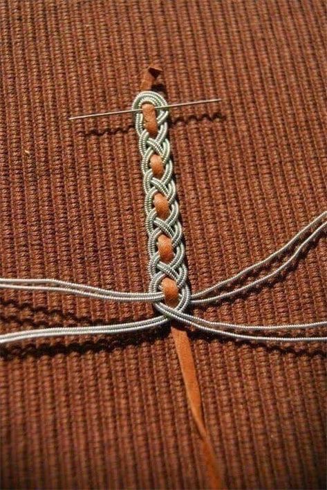 Macrame Bracelet Diy, Diy Cushions, Micro Macrame, Macrame Jewelry, Macrame Bracelets, Diy Schmuck, Bracelet Tutorial, Macrame Diy, Bijoux Diy