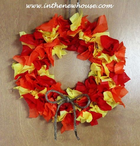 Free, fun, and fall-ready! Craft Ideas For Fall, Tissue Paper Wreaths, Paper Towel Roll Art, Roll Wreath, Fall Paper Crafts, Kids Craft Ideas, Tissue Paper Crafts, Mesh Wreath Tutorial, Fun Projects For Kids