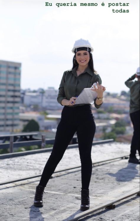 Engineer Style Women, Outfits For Architects For Women, Women In Engineering Fashion, Engineer Outfit Women Business Casual, Architect Uniform Women, Business Casual Construction Outfits, Engineering Women Outfit, Work Outfits Women Engineer, Civil Engineering Outfit Women