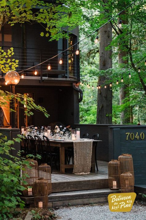 Black Airbnb cabin with an outdoor micro wedding reception dinner on the patio Pnw Elopement, Glamping Wedding, Glamping Weddings, Planning A Small Wedding, Cabin Wedding, Small Intimate Wedding, Mountain Elopement, Forest Wedding, Wedding Weekend