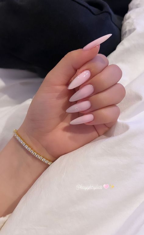 Plain Set Nails, Devine Feminine Nails, Kylie Jenner Vacation Nails, Pearl Pink Nails Acrylic, Subtle Ombre Nails, Bubble Gum Pink Almond Nails, Glass Pink Nails, Latest Nails Design 2024, Coffin New Years Nails