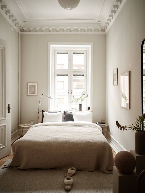 A Serene Beige Apartment with Original Details — THE NORDROOM Beige Wall Colors, Nordic Interiors, Interior Boho, Beige Bedroom, Interior Design Per La Casa, Decor Ikea, Interior Vintage, Beige Walls, Cheap Decor