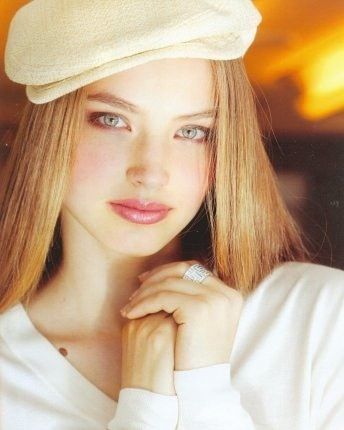 Ruslana Korshunova, Vlada Roslyakova, Light Makeup Looks, Natalia Vodianova, Model Aesthetic, Famous Photographers, Model Face, Girls Makeup, Doll Face