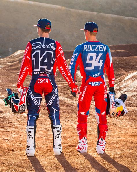 84.2k Likes, 1,186 Comments - Ken Roczen (@kenroczen94) on Instagram: “Anaheim is just around the corner and you can tell that @coleseely and i are very excited to…” Ken Roczen, Bike Couple, Mx Boots, Hot Biker Guys, Motocross Gear, Bike Leathers, Motocross Love, Motorcross Bike, Riders On The Storm