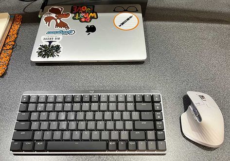 Logitech Mx Master 3, Mini Gadgets, Logitech Keyboard, Mini Keyboard, Mechanical Keyboards, Adobe Creative Cloud, Latest Gadgets, Office Setup, Logitech