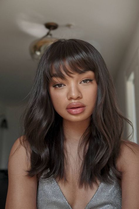 Layered hair with soft fringe bangs Layered Hair With Fringe Bangs, Hairstyles With Fringe Bangs, Layered Hair With Fringe, Hair With Fringe Bangs, Hairstyles With Fringe, Bang Styles, Hair With Fringe, Thick Fringe, Bangs For Black Women