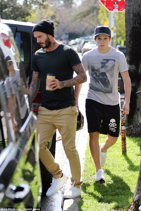 David B. 2/20/2016 David Beckham Style Outfits, Beige Hose, Workout Man, David Beckham Style, Plain Black T Shirt, Beckham Style, Rich Fashion, Boys Day, Fall Family Photo Outfits