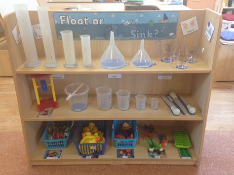 Water area with shadow labels and mathematical vocab! Mixed Age Classroom Setup, Sand And Water Area Eyfs, Eyfs Water Area, Water Area Eyfs, Preschool Science Area, Early Childhood Education Classroom, Early Childhood Education Quotes, Reception Classroom, Science Area