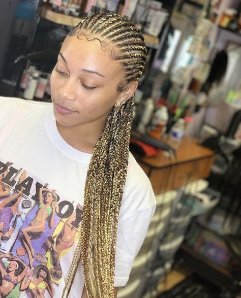 Platinum Blonde Feed In Braids, Cornrows Braids For Black Women Blonde, Beyonce Braids Cornrows, Blond Feed In Braids, Blond Straight Back Braids, 613 Feed In Braids, Blonde Straight Back Braids Black Women, Honey Blonde Cornrows Braids Black Women, Blonde Straight Back Braids