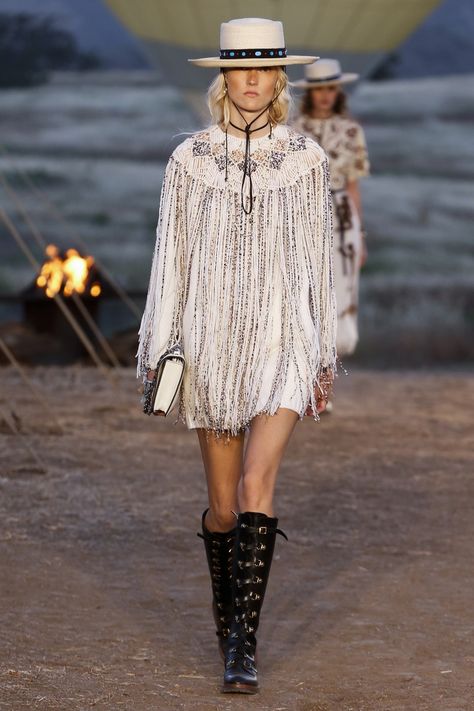 Dior Clothes, Dior Cruise, Cowboy Chic, Looks Country, Laurel Canyon, Western Chic, Cowboy Style, Trends 2022, John Galliano