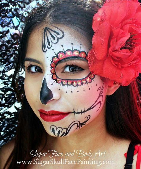 Day Of The Dead Face Paint Kids, Day Of The Dead Makeup Half Face, Sugar Skull Face Paint Easy, Candy Skull Face Paint, Dia Los Muertos Makeup, Face Painting Halloween Kids, Kids Halloween Face, Sugar Skull Face Paint, Muertos Makeup