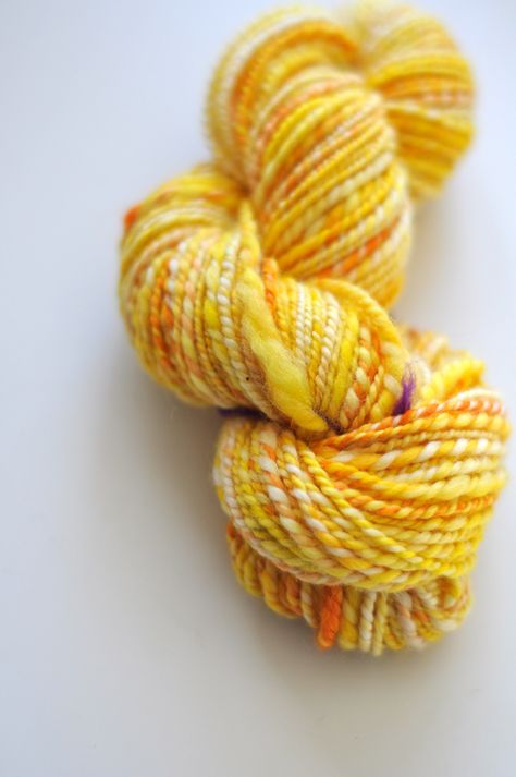 this is the last "color" that i spun for this project i'm working on.  since, i've decided to spin the neutral accent instead of using a commercially available yarn. Hybrid Animals, Yellow Yarn, Artisan Yarn, Happy Yellow, Spinning Wool, Colour Texture, Pretty Yellow, Yarn Inspiration, Spinning Yarn