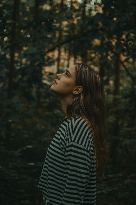 Forest Portrait, Funny Airport Signs, Airport Signs, Outdoor Portrait Photography, Rare Features, Nature Photoshoot, Stylish Photo, Model Ideas, Woods Photography