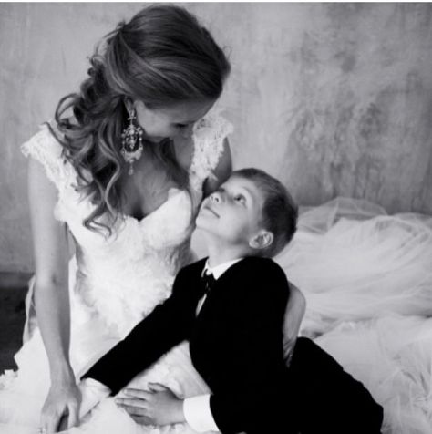 Bride And Sons Pictures, Mum And Son Wedding Photos, Bride And Son Wedding Photos, Wedding Photo Ideas With Son, Wedding Pictures With Son, Wedding With Son, Mother Son First Look Wedding, Wedding Photos With Son, Bride And Son Pictures