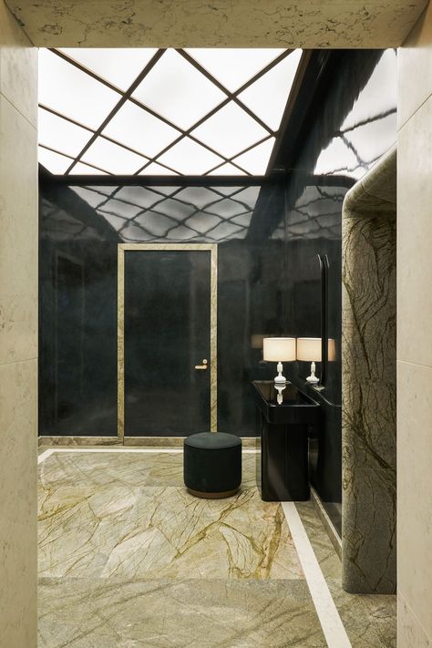 Le Jardinier Restaurant by Joseph Dirand Opens in New York | Yellowtrace Cocktail Bar Design, Cozy Colors Palette, Seagram Building, Jean Louis Deniot, Joseph Dirand, Marble Staircase, Christian Liaigre, Lift Lobby, Glass Building