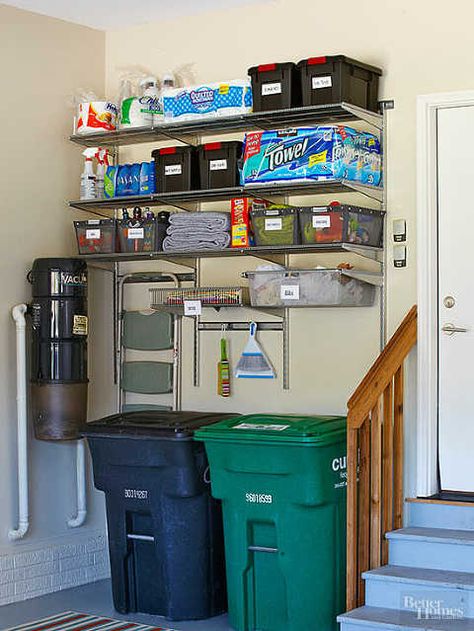 Get organized with these diy garage storage ideas. Here are 20 ways to optimize your space and make your garage as functional as possible. Pantry Makeover, Garage Organize, Cleaning Guide, Garage Makeover, Garage Storage Organization, Garage House, Diy Garage, Garage Organization, Garage Storage