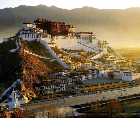 Potala Palace: Lhasa, Tibet. This building served as the residence of the Dalai Lama, as well as a monastery, mausoleum and governmental offices. That all changed in 1959, when the People's Liberation Army of China ousted the Dalai Lama and took control of Tibet and the palace. Sad. Lhasa Tibet, Tibet Travel, Potala Palace, Lhasa, Bhutan, China Travel, Dalai Lama, Maui Hawaii, Dream Destinations