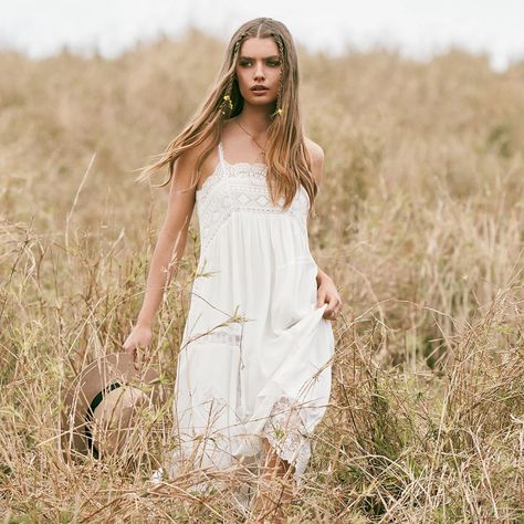 This Dress Is A Stunner!! Dreamy Goddess Vibes All Around.Breezy Cotton With Lace Insets In A Hard-To-Find Xl. Never Worn, Tags Attached, Slip Lining. Beach Apparel, Beach Book, Senior Photography Poses, Bohemian Diesel, Spell Designs, Boho Beauty, Cutout Maxi Dress, Halloween Photoshoot, Boho Dresses