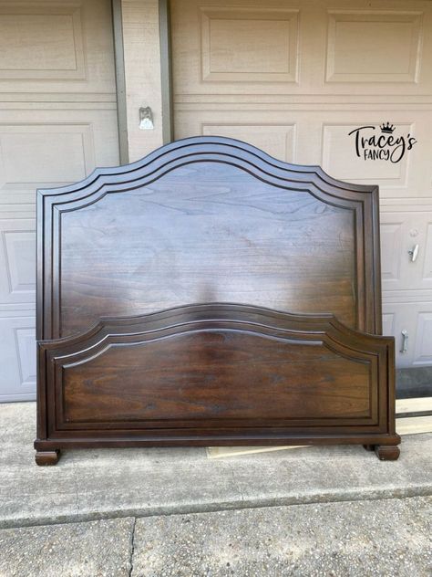 Victorian Headboard, Antique Beds Wooden, French Provincial Vanity, Casual Bedroom, Simple Bed Designs, Victorian Bed, New Victorian, Damask Stencil, Bed Design Modern