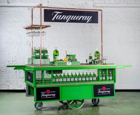 Tanqueray Drinks, Portable Kiosk, Cart Coffee Bar, Portable Bar Ideas, Beer Cart, Mobile Coffee Cart, Gerobak Dorong, Drink Stand, Shopper Marketing