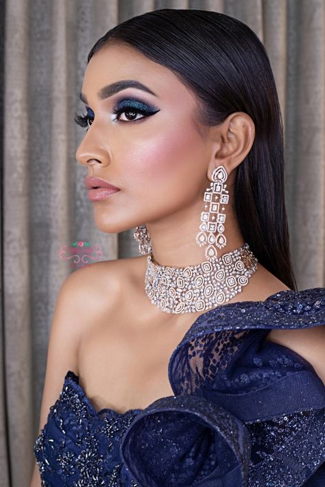 Eye Makeup For Blue Lehenga, Smokey Eyes Bridal Makeup, Navy Blue Lehenga Makeup Look, Makeup For Navy Blue Outfit, Indian Party Makeup Looks, Blue Lehenga Makeup Looks, Smokey Eye Makeup Blue, Sangeet Makeup Look, Navy Blue Dress Makeup