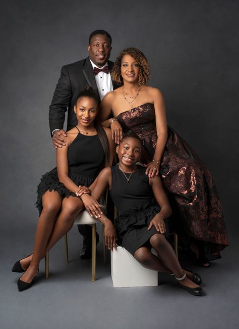 Couple Posing Photography, Family Photo Portraits, Black Family Formal Photoshoot, Diy Family Portraits Ideas, Family Staircase Photoshoot, Black Family Studio Photoshoot, African American Family Photoshoot Ideas, Studio Family Christmas Photos, Glam Family Photoshoot Studio