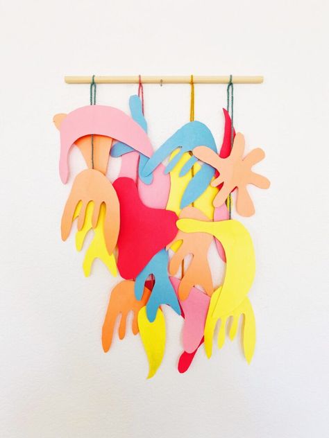 MATISSE INSPIRED WALL HANGING Art History Projects For Kids, Matisse Art Project, Kindergarten Enrichment, Matisse Kids, Summer Exercise, Journey Art, Art Exploration, Matisse Cutouts, Kindergarten Art Projects