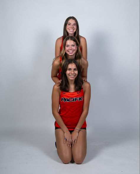 Track Media Day Poses Duo, Cross Country Media Day, Xc Media Day Poses, Group Media Day Poses, Funny Media Day Poses, Cross Country Media Day Poses, Field Hockey Media Day Poses, Track And Field Media Day Poses, Track Poses Photo Shoots