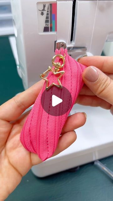 Daniela Alejandra Garza Meza on Instagram: "✨DIY Zipper Pouch✨ 

#sewing #diyer #costura #sewinghacks #hacks #lifehacks #costurafacil #howtosew #costuracreativa #costuraparaprincipiantes #tips #tipsandtricks #coser #howto #sewingproject #sewinhlove #sewingaddict #sewingblog #sewingblogger #sewingfun #sewingforkids #sewingclasses #sewingcommunity #sewingmachine" Eco-friendly Bag With Zipper Pouch For Everyday Use, Diy Zipper Pouch, Cheap Eco-friendly Zipper Pouch, Nylon Pouch With Zipper For On-the-go, Nylon Pouch With Zipper Closure For On-the-go, Functional Pouch With Zipper Closure For On-the-go, Diy Pouch No Zipper, Hacks Lifehacks, Diy Pouch