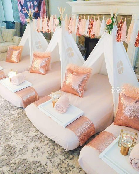 13th Birthday Party Ideas For Girls Sleepover, Teepee Party Ideas, Tent Sleepover Ideas, Tee Pee Sleepover Party, Sleepover Decoration Ideas, Tepee Sleepover Ideas, Tepee Party, Tent Sleepover Party, Pink Tents For Sleepover