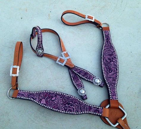 Magics custom tack purple floral tack set with headstall and breast collar www.magicscustomtack.com Purple Western Tack Set, Purple Tack Set, Purple Horse Tack Western, Purple Horse Tack, Sorrel Horse Tack Colors, Western Tack Sets, Western Riding Tack, Horse Tack Accessories, Barrel Racing Tack Sets