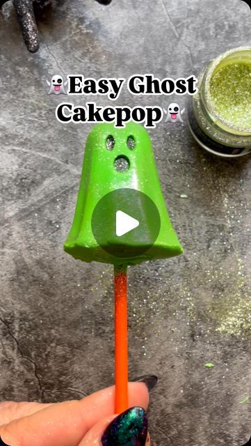 Johany Torres | Cakesicle Instructor on Instagram: "Halloween cakepops done the easy way! 👻💚

If you struggle with cakepops this hack is for you!  All you need is this super cute ghost mold (link in bio) and coat it with whatever color chocolate you want to use, fill it with cake, add a popsicle stick, and freeze for 15 minutes!  I used an edible marker to color the eye black!  Try it out 💀 

#cakepoptutorial #cakepopart #spookycute #halloweentreats #halloweentreat #halloweenpartyideas #halloweendesserts #spookyvibes #cakepopsofinstagram #" Ghost Cake Pops, Halloween Cakepops, Ghost Mold, Cake Pop Tutorial, Ghost Cake, Halloween Mold, Popsicle Stick, Halloween Desserts, Color Chocolate