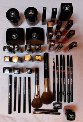 Chanel Makeup Kit Chanel Brushes, Koleksi Makeup, Koleksi Parfum, Penyimpanan Makeup, Chanel Cosmetics, Alat Makeup, Chanel Makeup, Kesha, It Cosmetics