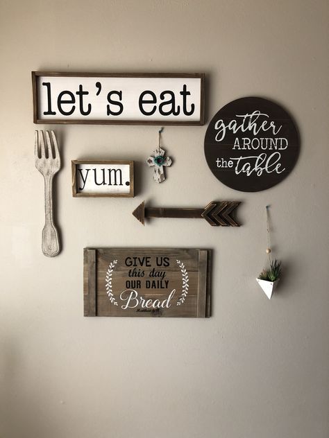 Kitchen Accent Wall Decor, Kitchen Empty Wall Ideas, Unique Name Plates For Home Diy, Kitchen Decor Wall Art Creative, Kitchen Wall Decor Ideas Modern, Wall Decor Ideas Kitchen, Kitchen Wall Art Ideas, Modern Small Kitchen Design, Kitchen Wall Art Diy