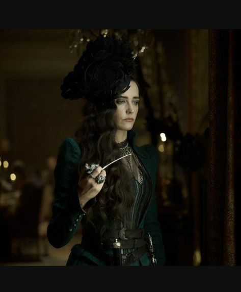 Dark Victorian Fashion, Eva Green Penny Dreadful, Valentine Books, Musketeer Costume, Milady De Winter, Walburga Black, Unorganized Idea, Miss Peregrine, Perfect Movie