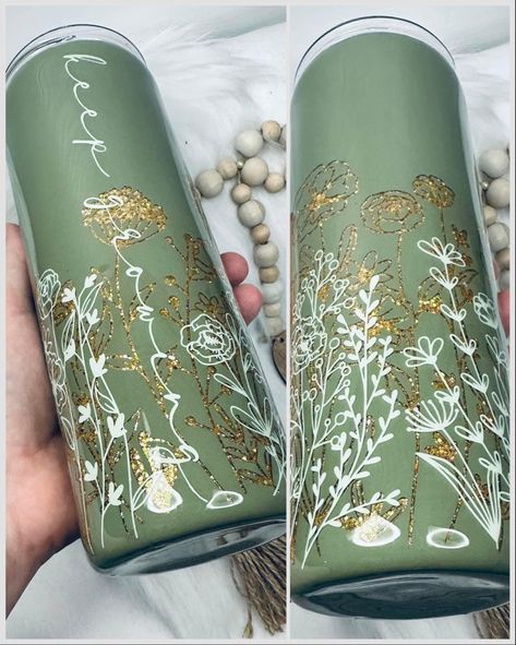 Mushroom Glitter Tumbler, Tumblr Cup Ideas For Women, New Tumbler Designs, Boho Tumbler Cup, Boho Epoxy Tumbler, Decorative Cups Ideas, Olive Green Tumbler Ideas, Flower Tumbler Ideas Vinyl, Floral Epoxy Tumbler