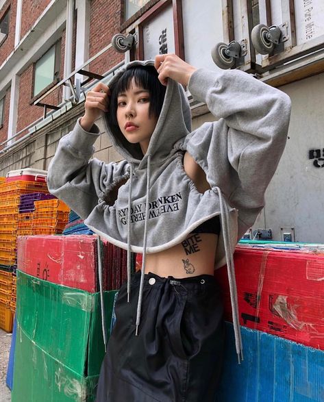 Top Hoodie Outfit, Crop Top Hoodie Outfit, Girl Tattoo Sleeve, Digital Moodboard, Instagram Ulzzang, Cropped Hoodie Outfit, Girls With Sleeve Tattoos, Extra Outfits, Asian Short Hair