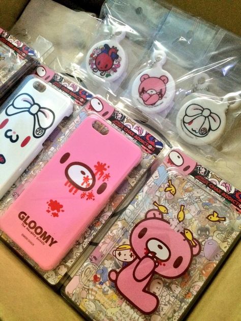 Scene Core Wallpaper, Gloomy Bear, Scene Emo, Fairy Doors, Anime Figurines, Bear Wallpaper, All Things Cute, Hand Art, Cute Phone Cases